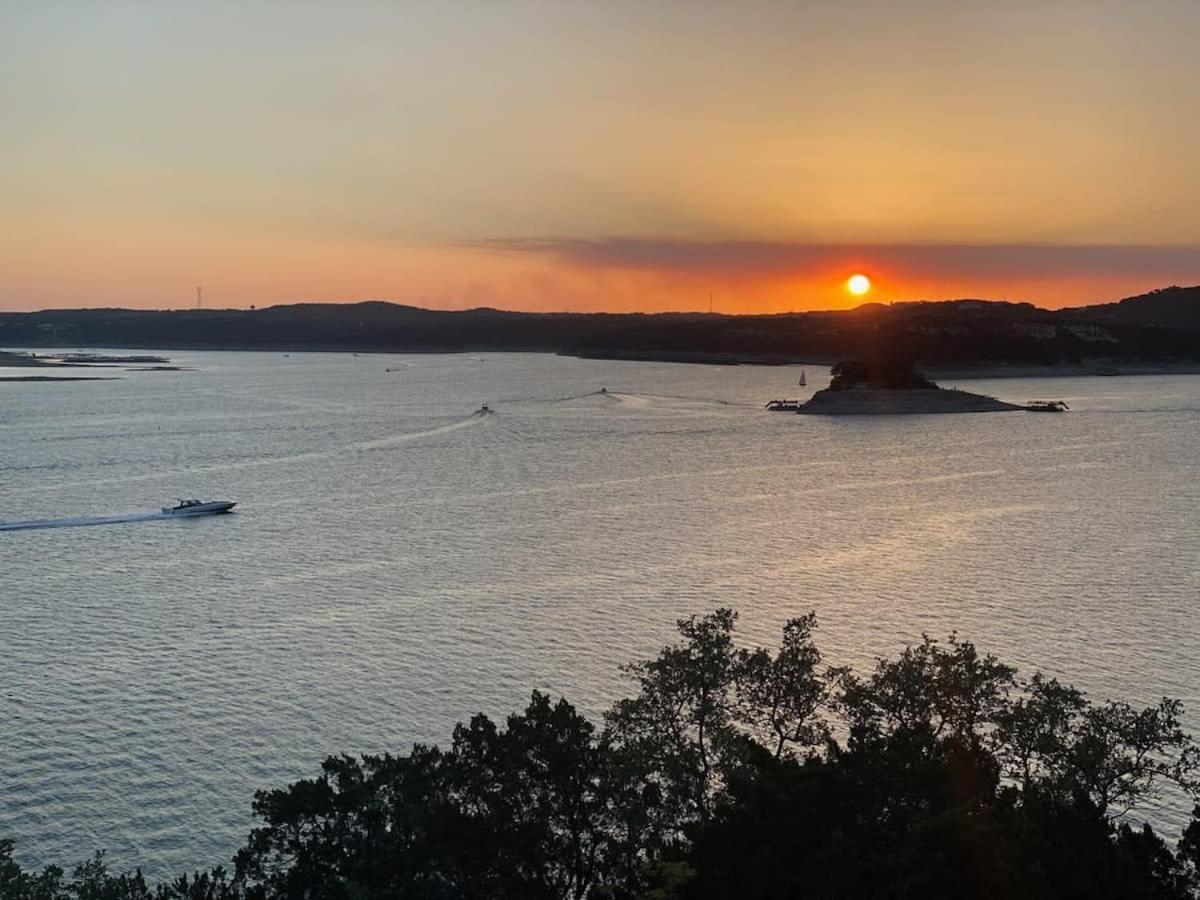 Вілла Atlantis On Lake Travis Pool Hot Tub Dock Leander Екстер'єр фото